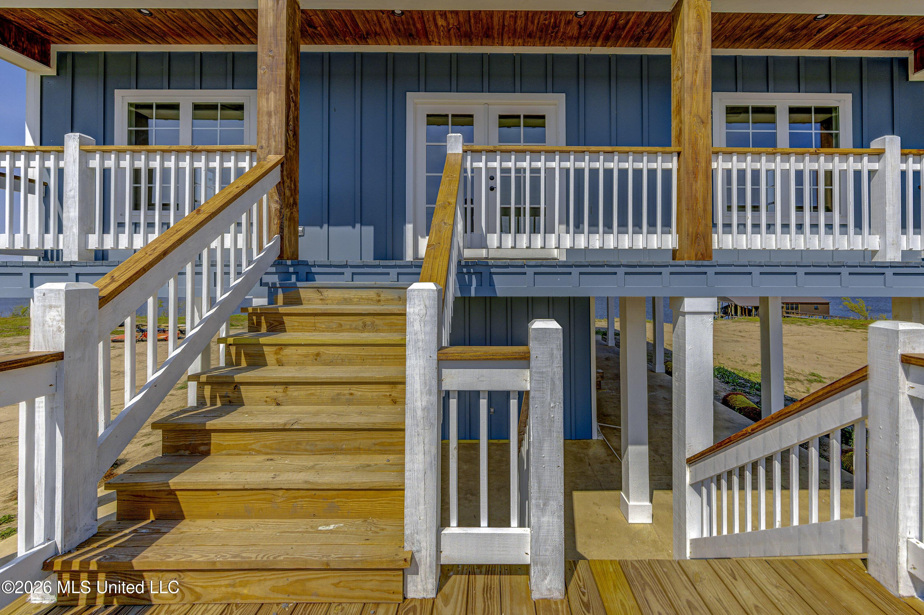Image 4: Landside Front Stairs 2
