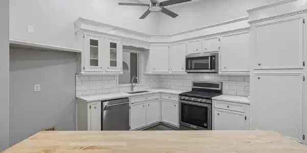 Image 3: 10-25 Moss Woods Cove _ Home Tours MS