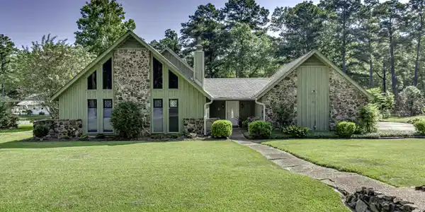 106 Glen Cove Road