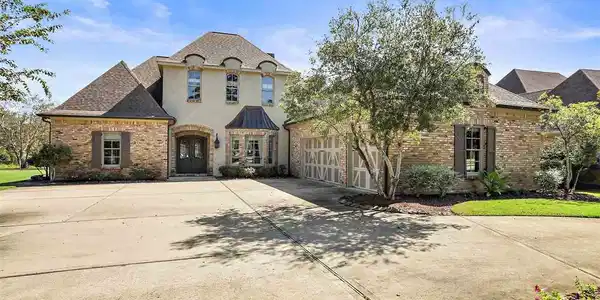 144 PENINSULA DR