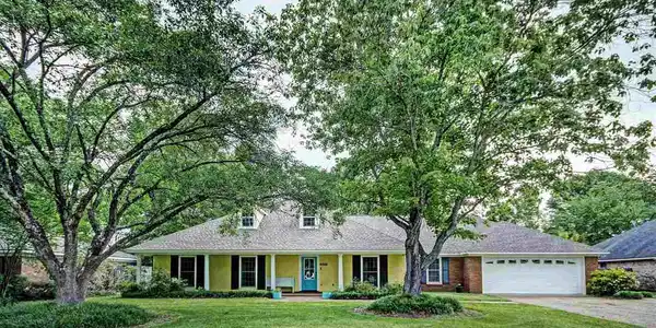 142 WESTLAKE DR