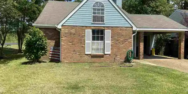 101 SHADOW HILL DR