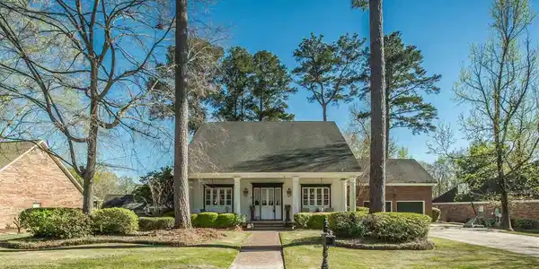 207 Ridge Circle