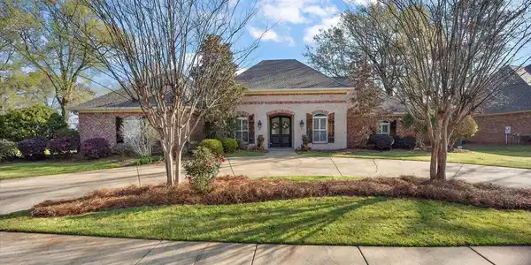 132 Lake Forest Drive