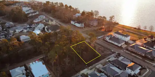 W Florida Boulevard