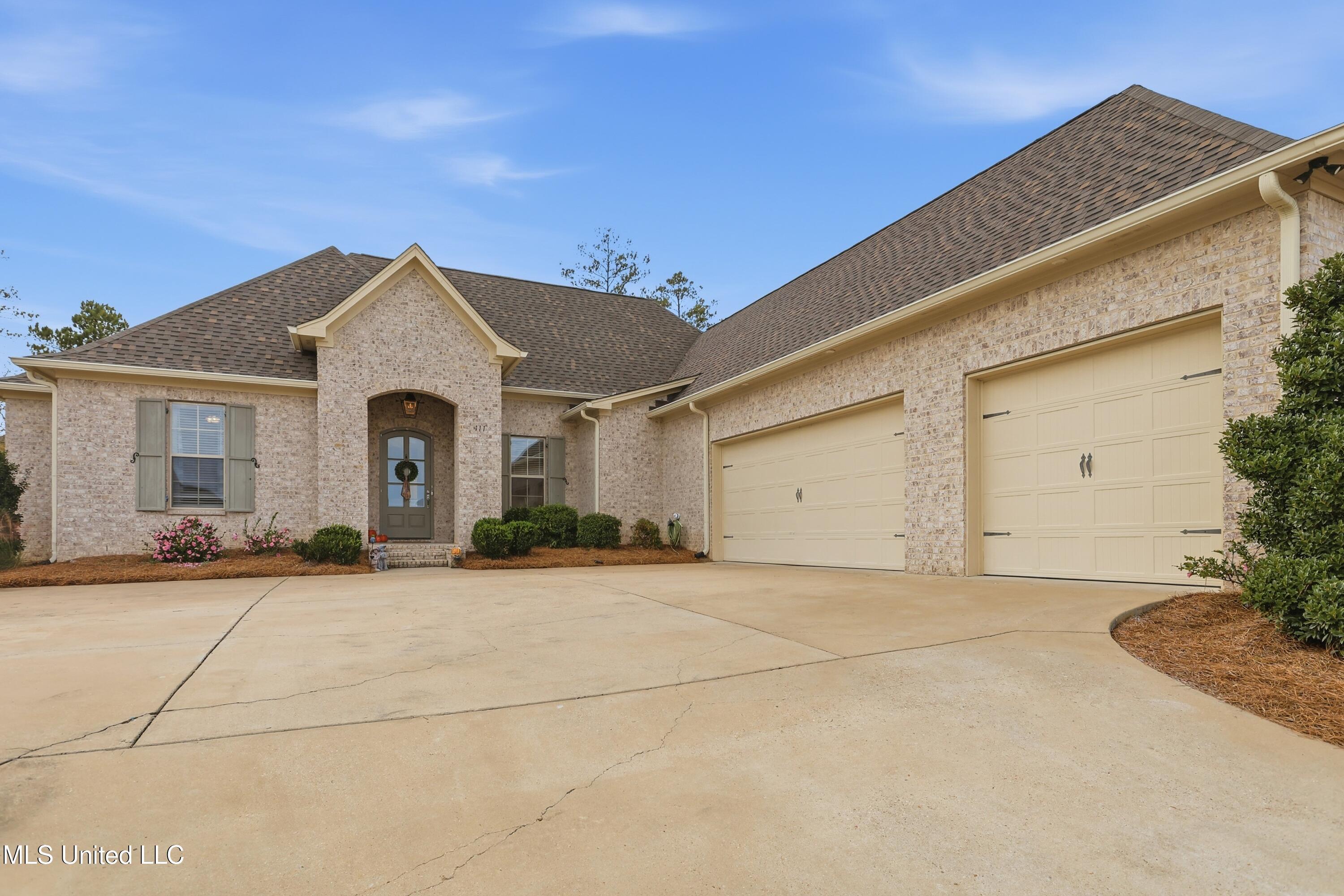 Image 1: 02-111 Camden Lake Dr _ Home Tours MS