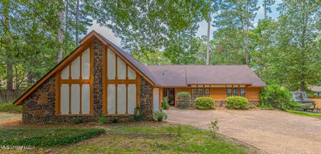 108 Woodglen Place