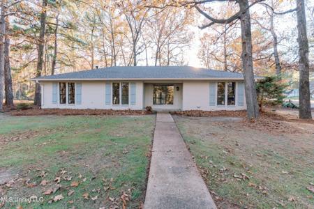 113 Holly Trail