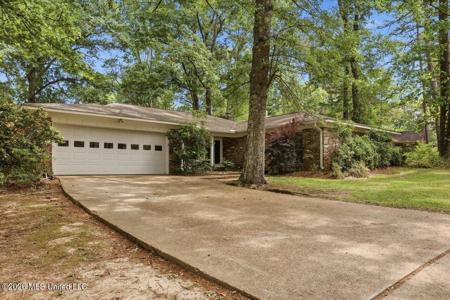 300 Whippoorwill Road