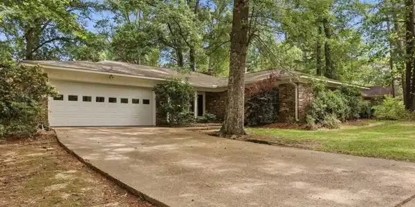300 Whippoorwill Road