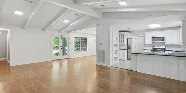 Image 4: 06-300 Whippoorwill Rd _ Hometoursms.com
