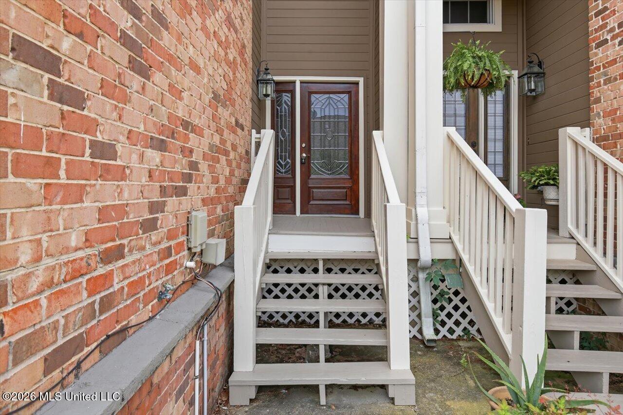 Image 4: 04-15 Charleston Cir _ Hometoursms.com
