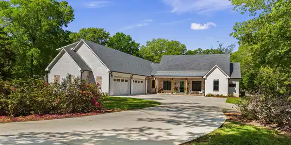 107 Arrowhead Trail
