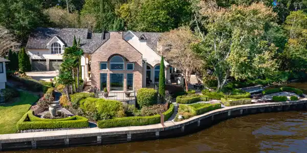 212 Duck Cove