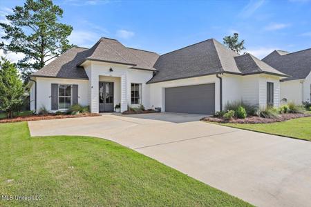 102 Hampton Trail