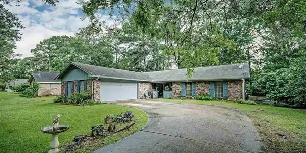 104 BAY HARBOUR PL