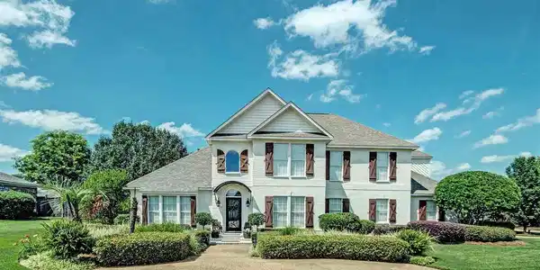 100 PORT LN