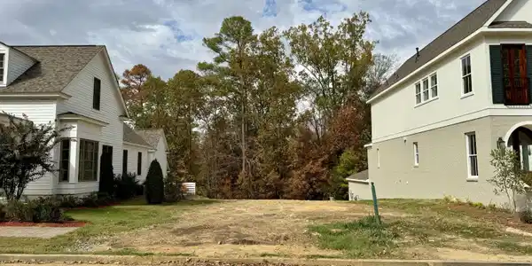 200 Natchez Drive N