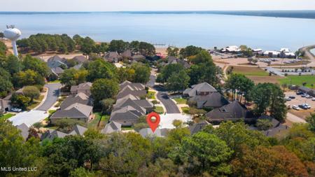112 Hawks Nest Bluff
