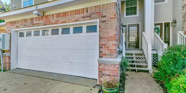 11 Charleston Circle