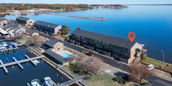 80 Breakers Lane