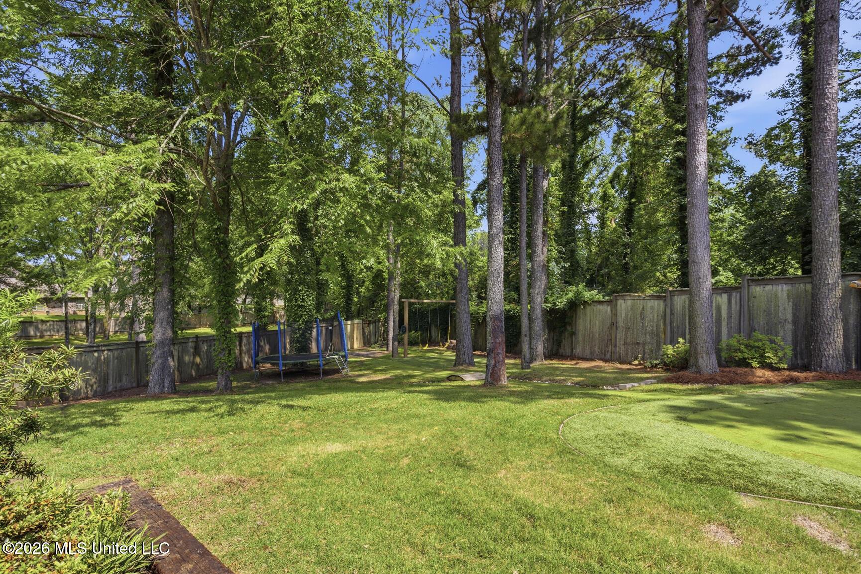 Image 2: 126 Deer Creek Cv-31