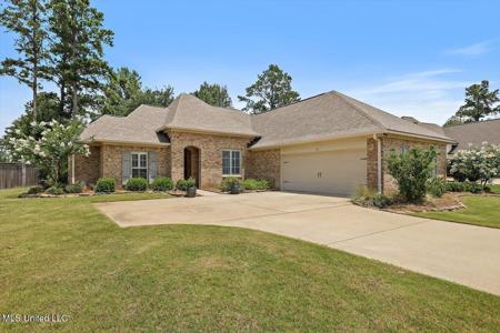 100 Hampton Trail