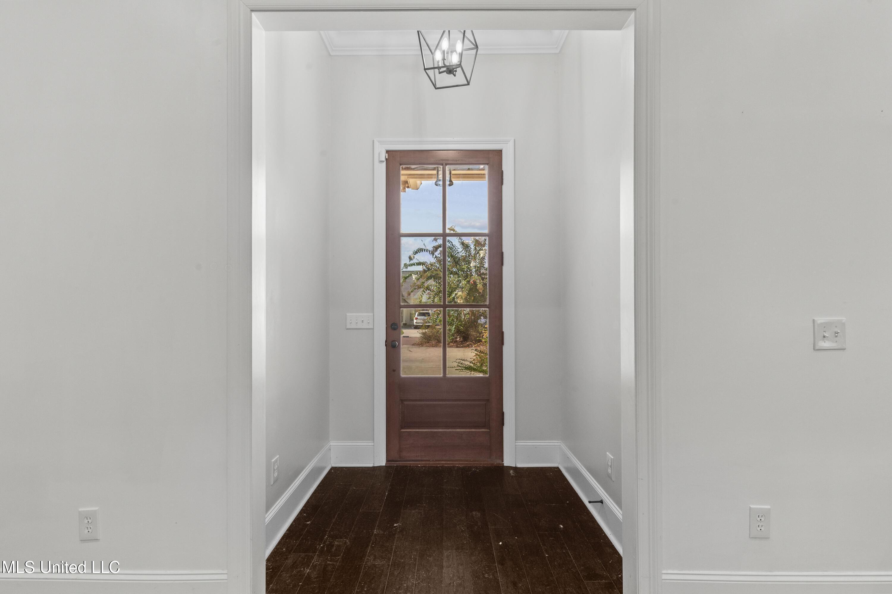 Image 4: 138 Shore View-7