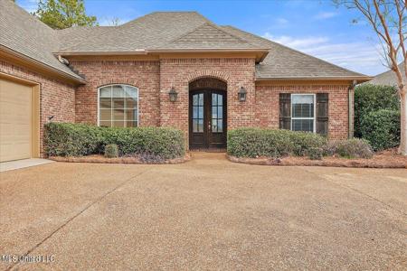 550 Eastside Cove