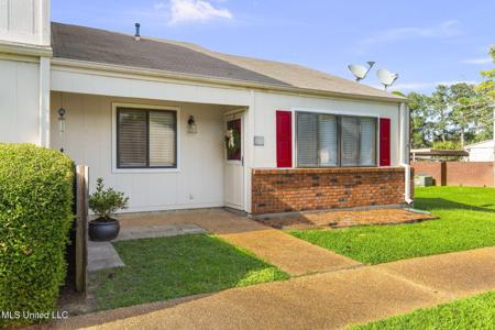 151 Lakebend Circle