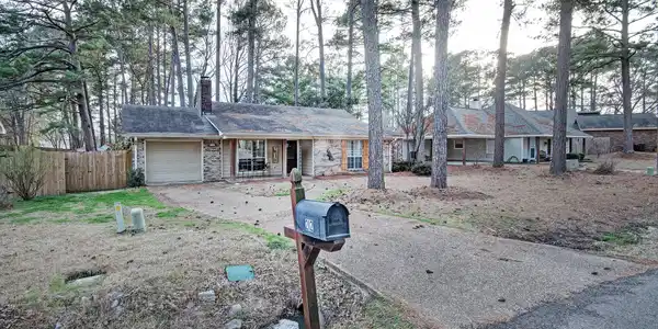 212 Summit Drive