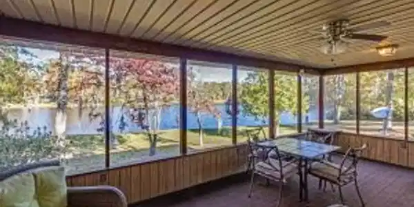 1707 Old River Road