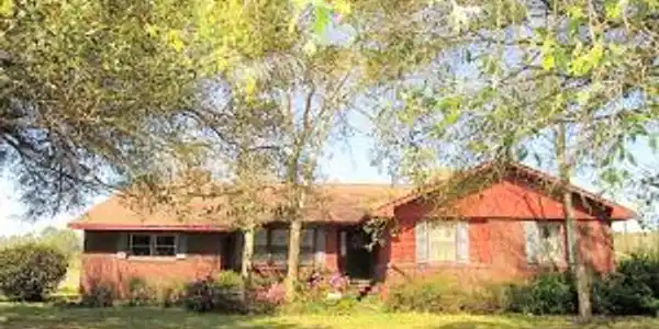 140 Bowman Avenue