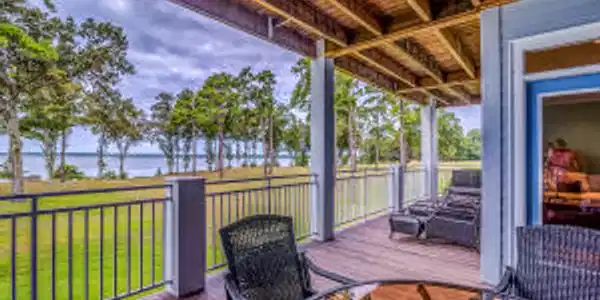 1140 Bridgeview Lane