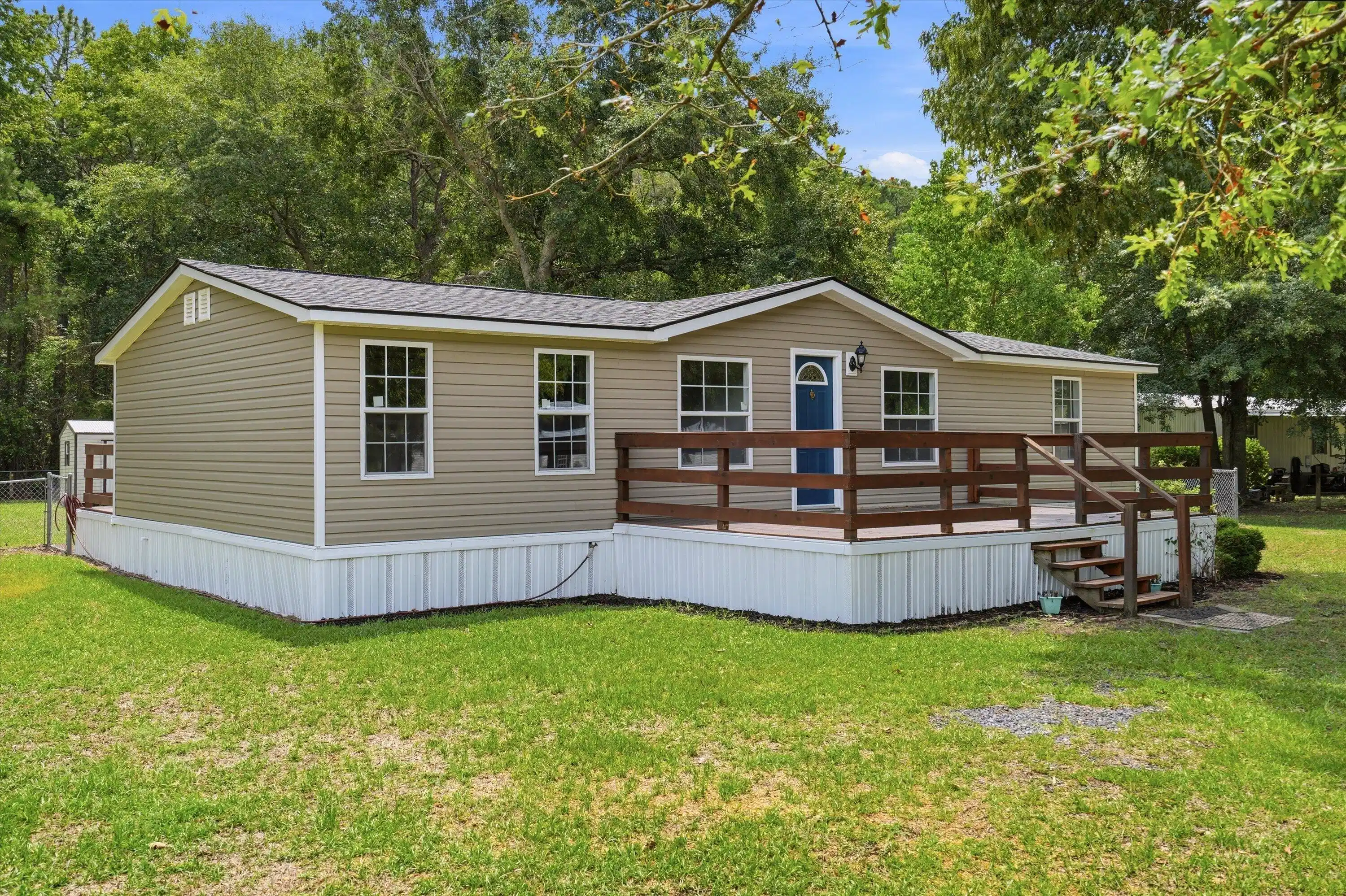 Image 1: 522 Pauline Dr