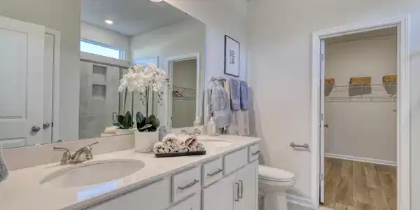 Image 4: Primary Bath