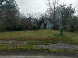 669 Lakeside Drive
