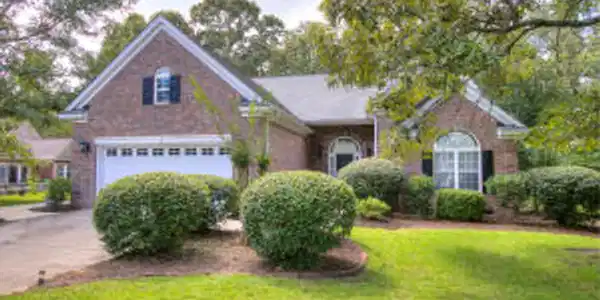 54 Lake Circle