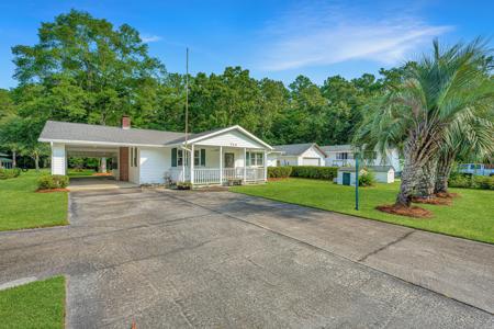 714 Lakeside Drive