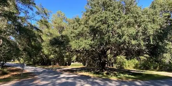 8 Edgewood Drive