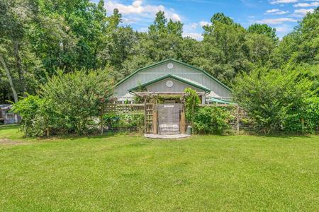 305 Monk Ln