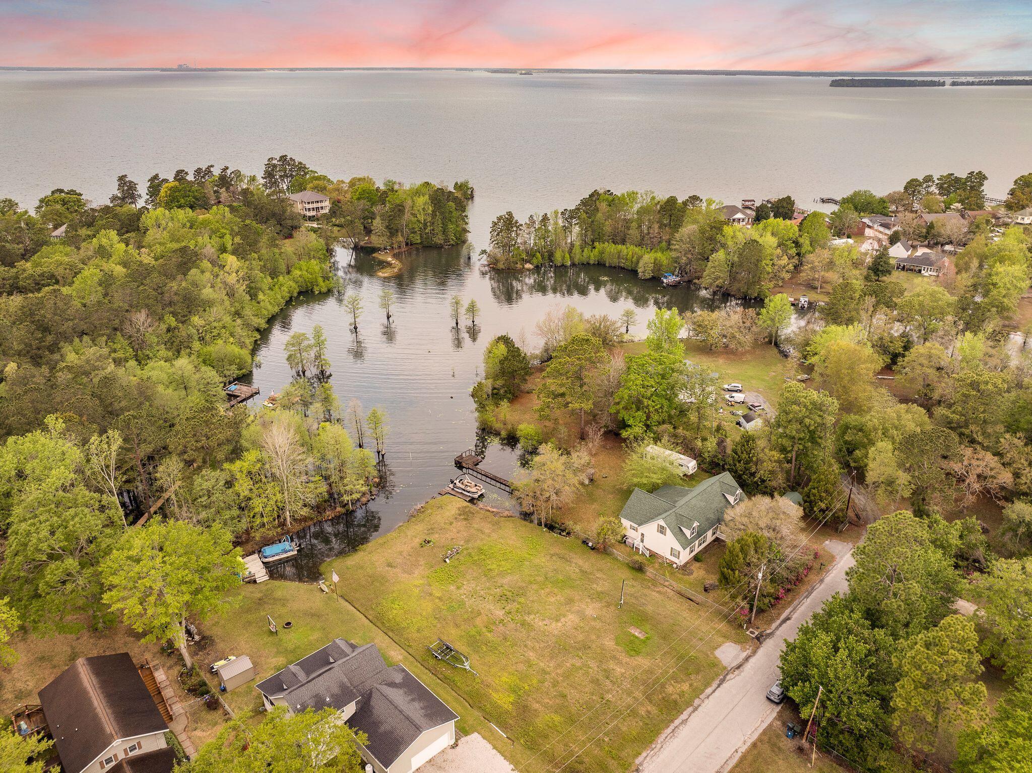 Image 4: 15_BARCLAY MEDIA CO-16