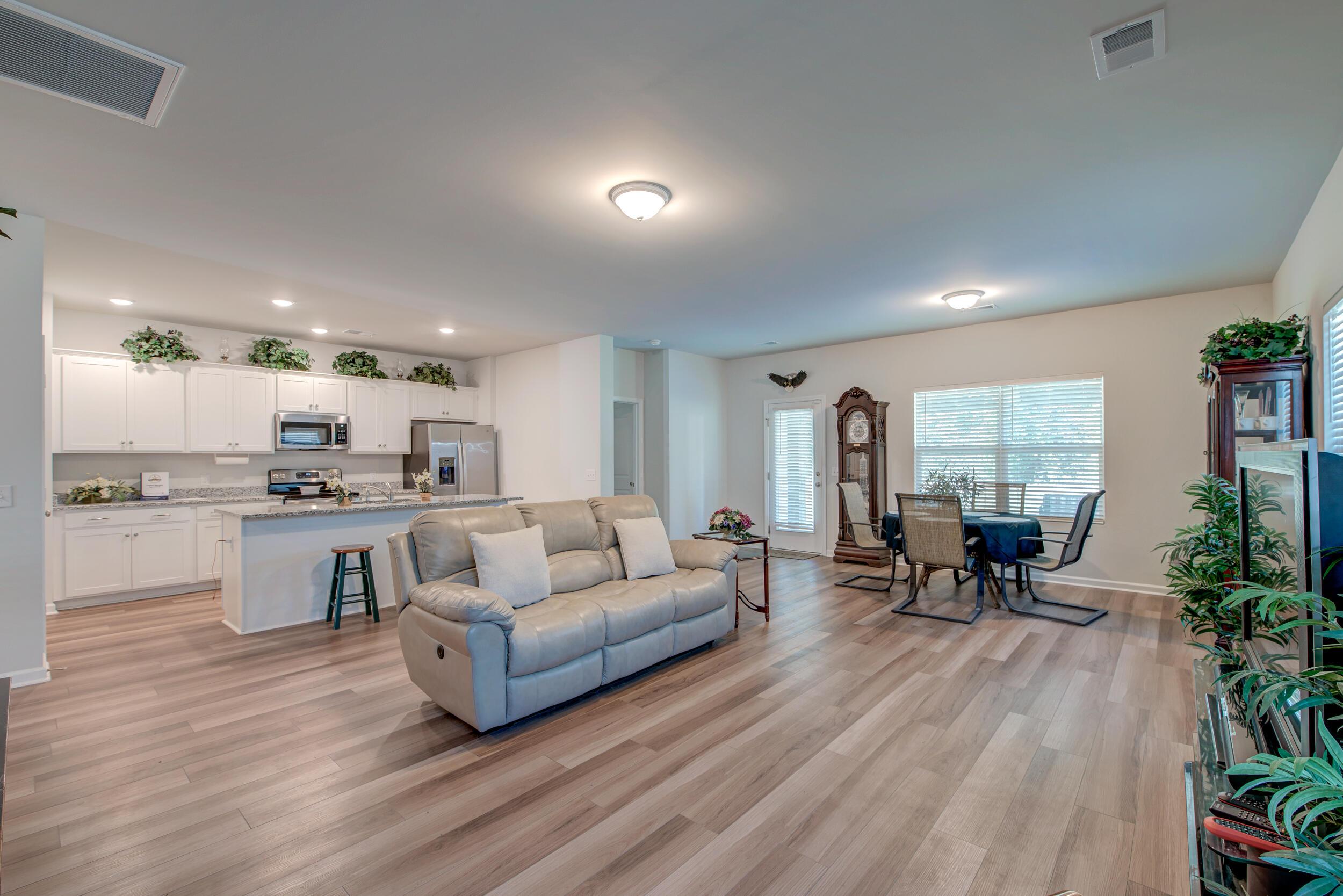 Image 4: _DSC8994_5_6_7_8