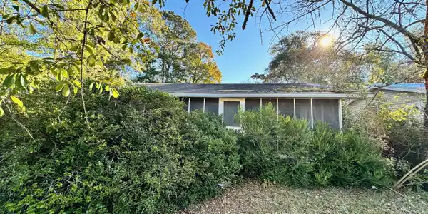 1693 Lake Shore Drive