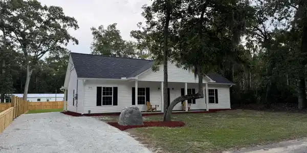 215 Middleton Street