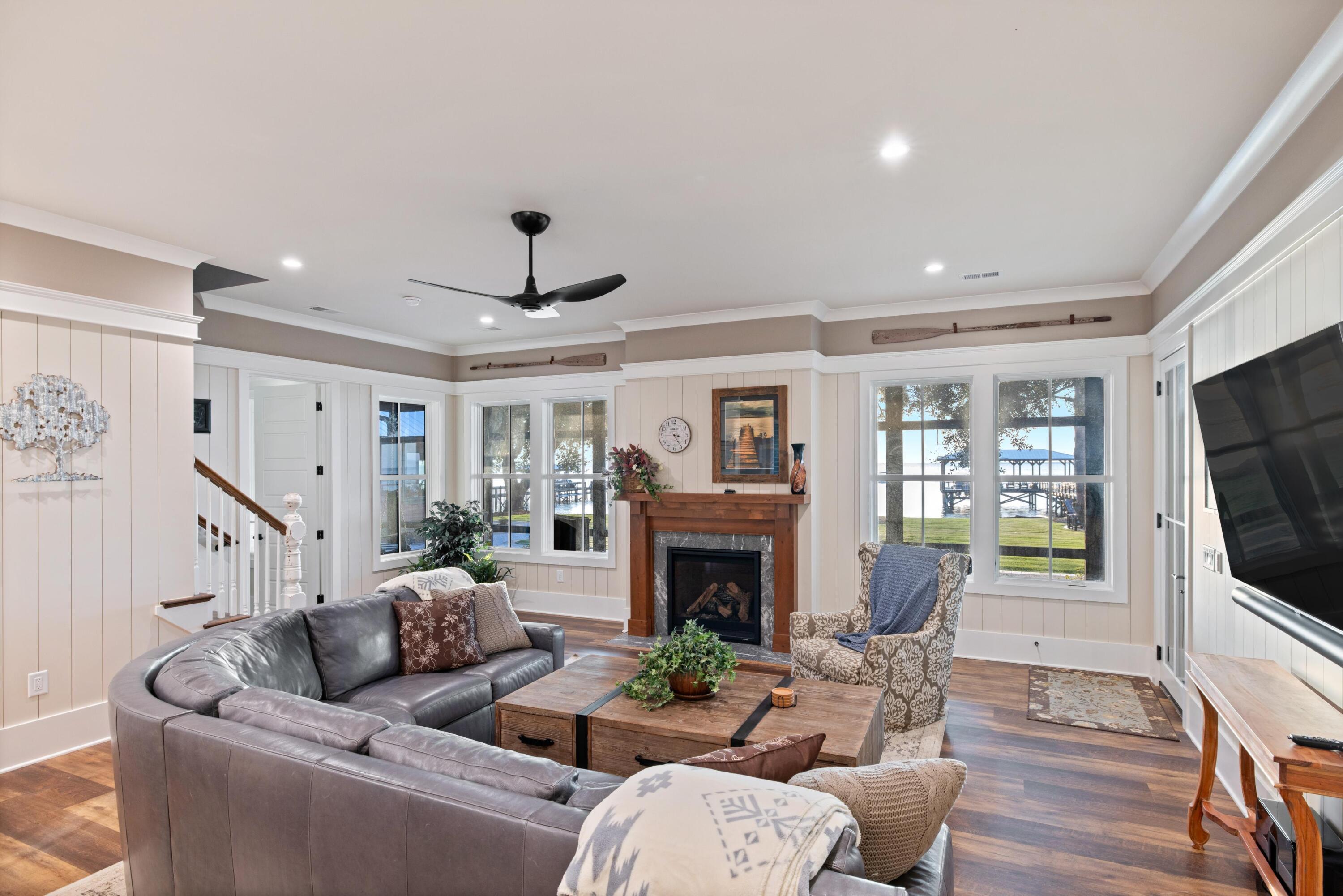 Image 3: Front Room with Lake view