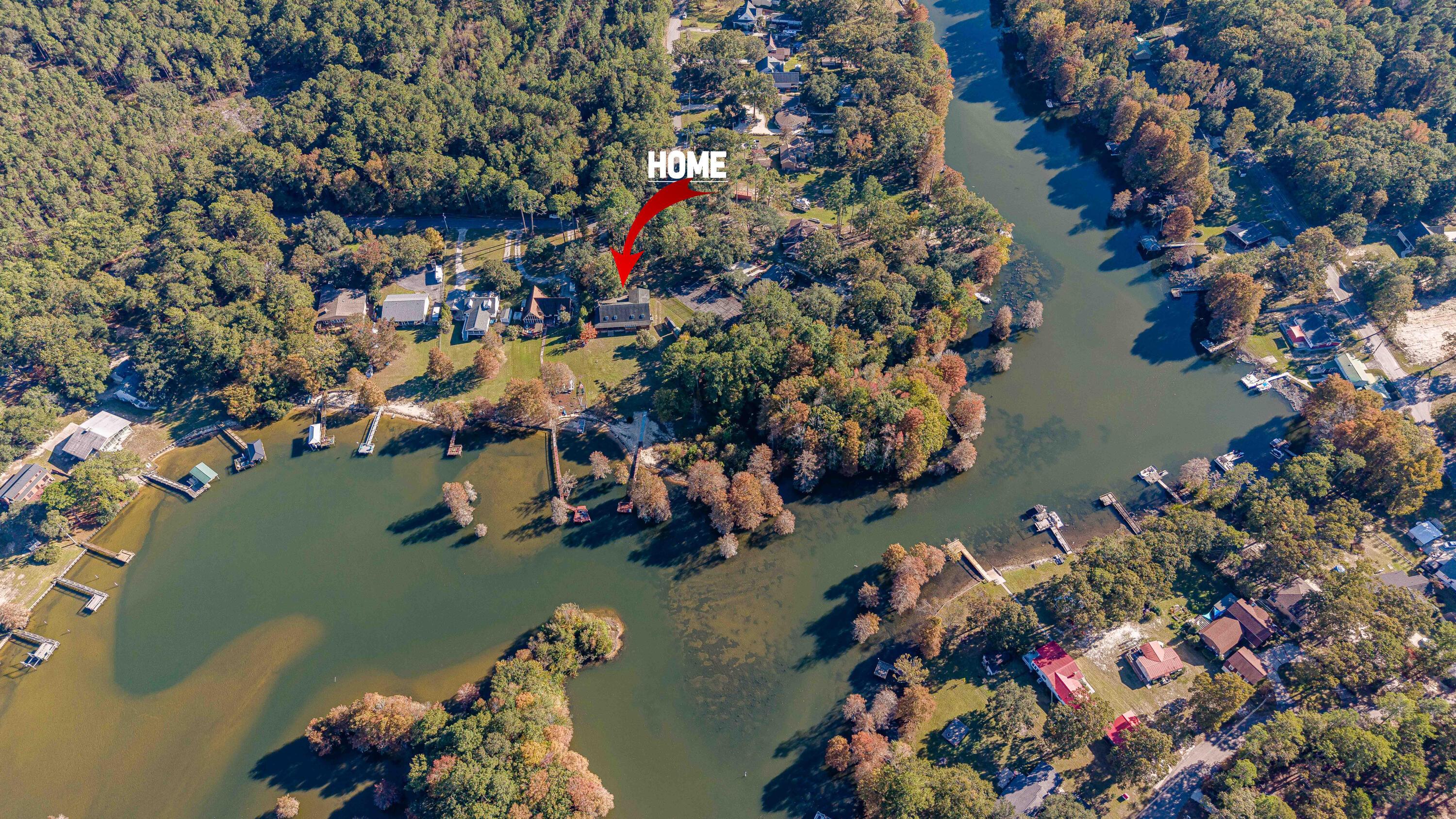 Image 3: 3. Rare waterfront oasis on Lake Marion