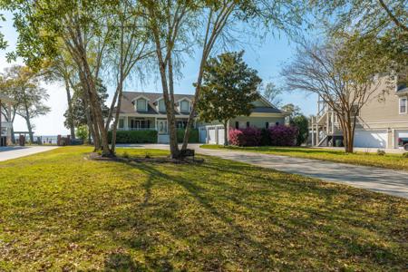 211 N Hampton Drive