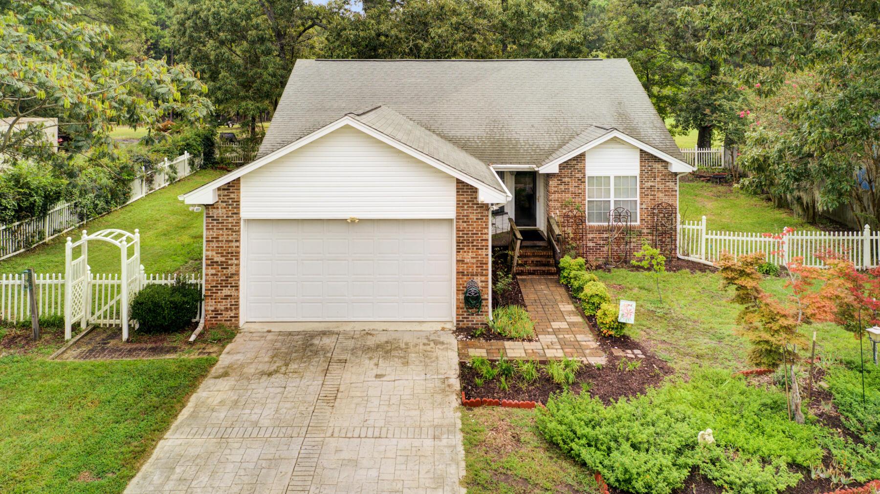 1575 Cottage Drive, Summerton, SC lhrmls01309321