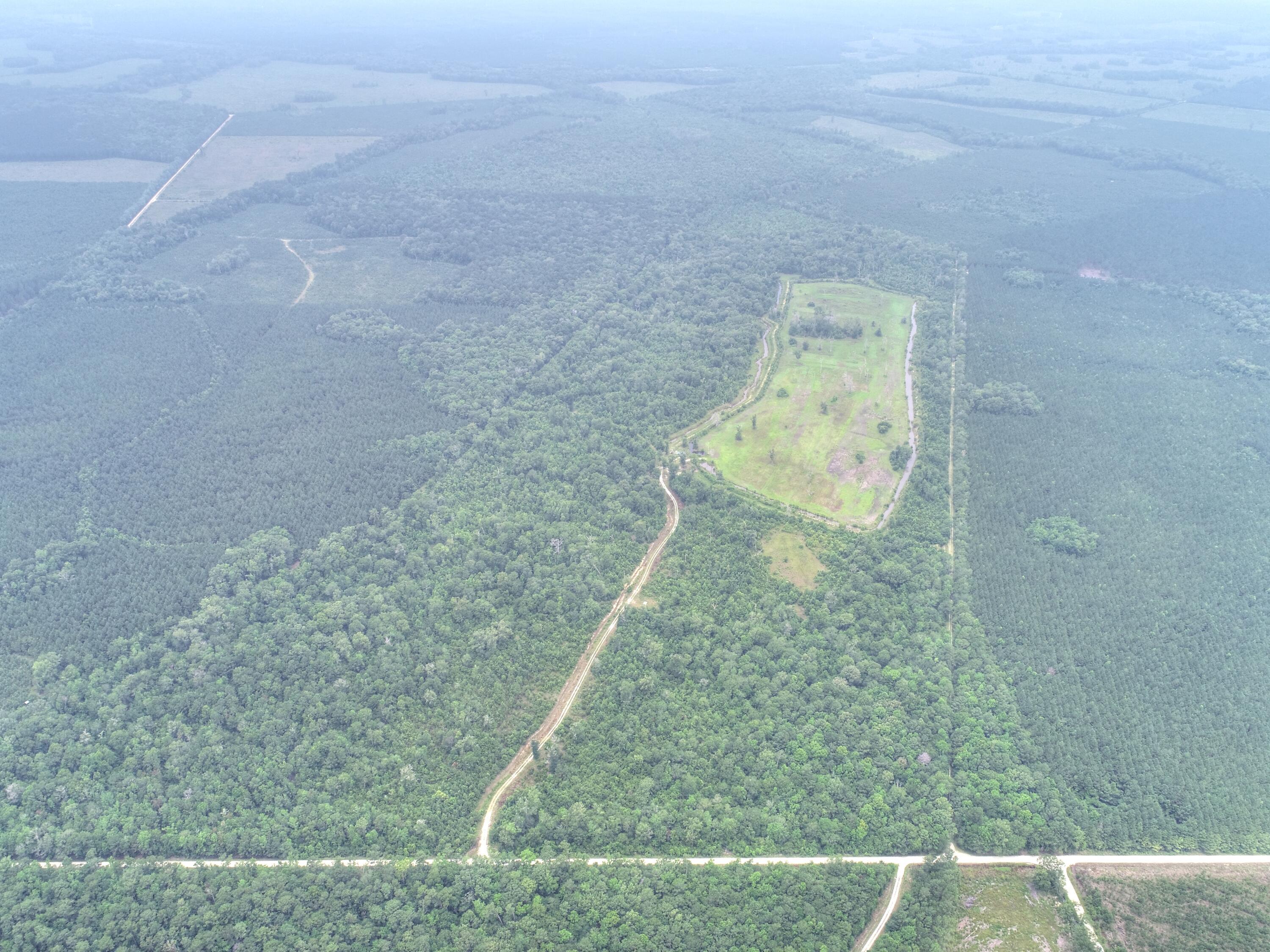 Image 4: 909 Getaway Lane (3)